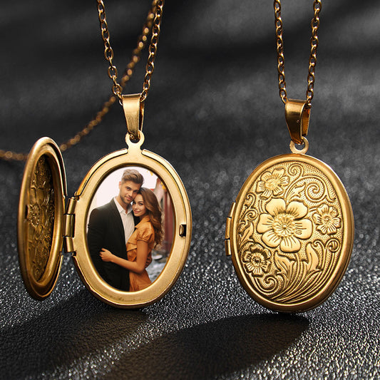 Retro-patterned Oval Openable Photo Frame Necklace Box